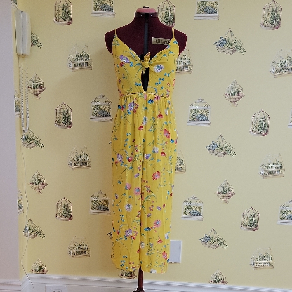 📣3/$30📣 Sienna Sky Yellow Playsuit with Floral Accents